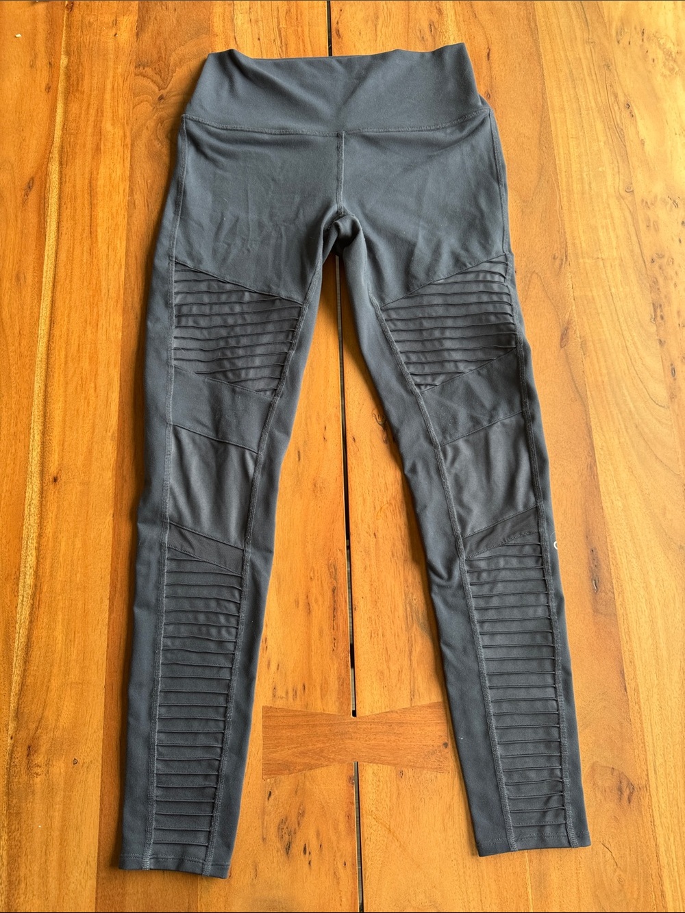 ALO Yoga steel grey Moto Leggings